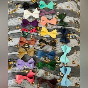 20 hair bows!